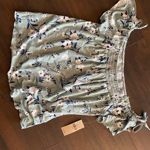 AE off the shoulder floral top
